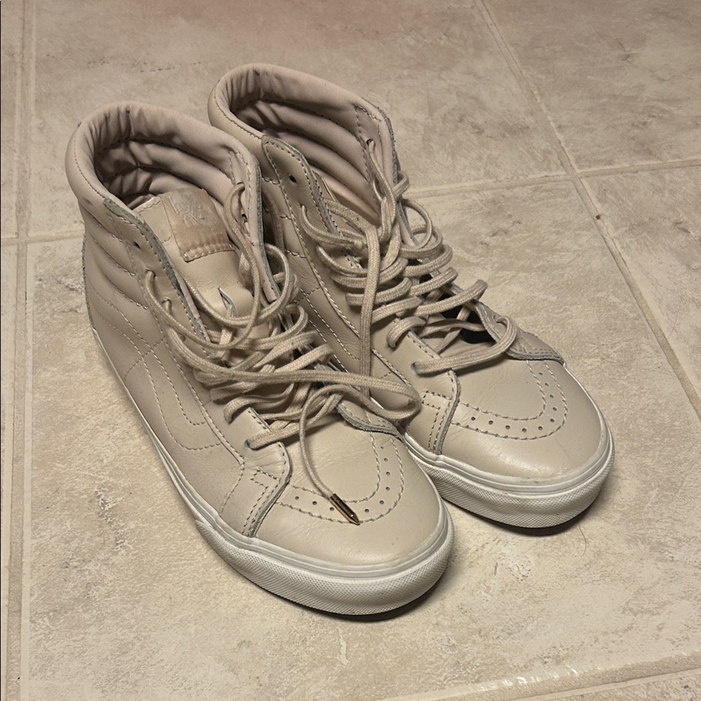 Vans Women's Sneakers in Beige